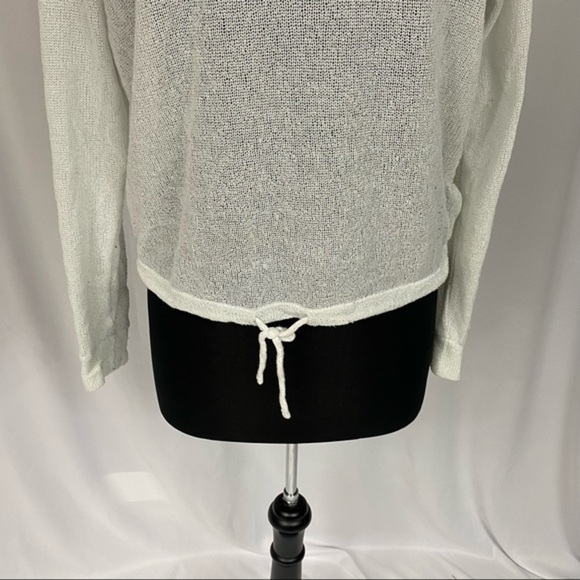 H&m Fabuleuse Sweater Top in Size Medium - Picture 4 of 5